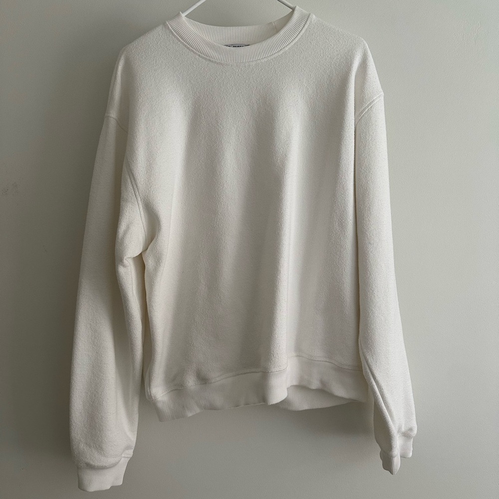 White Zara sweater. Men’s size medium.